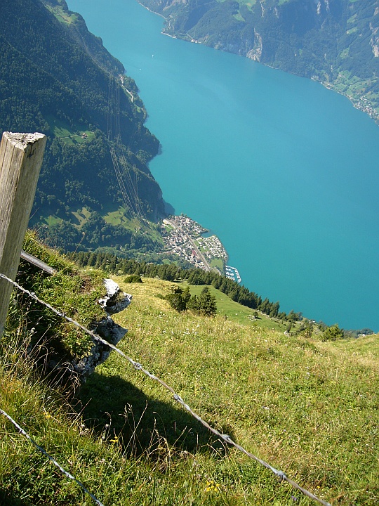 Blick ins Tal auf Sisikon