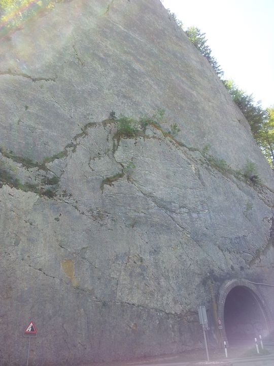Passwang-Tunnel und Wand